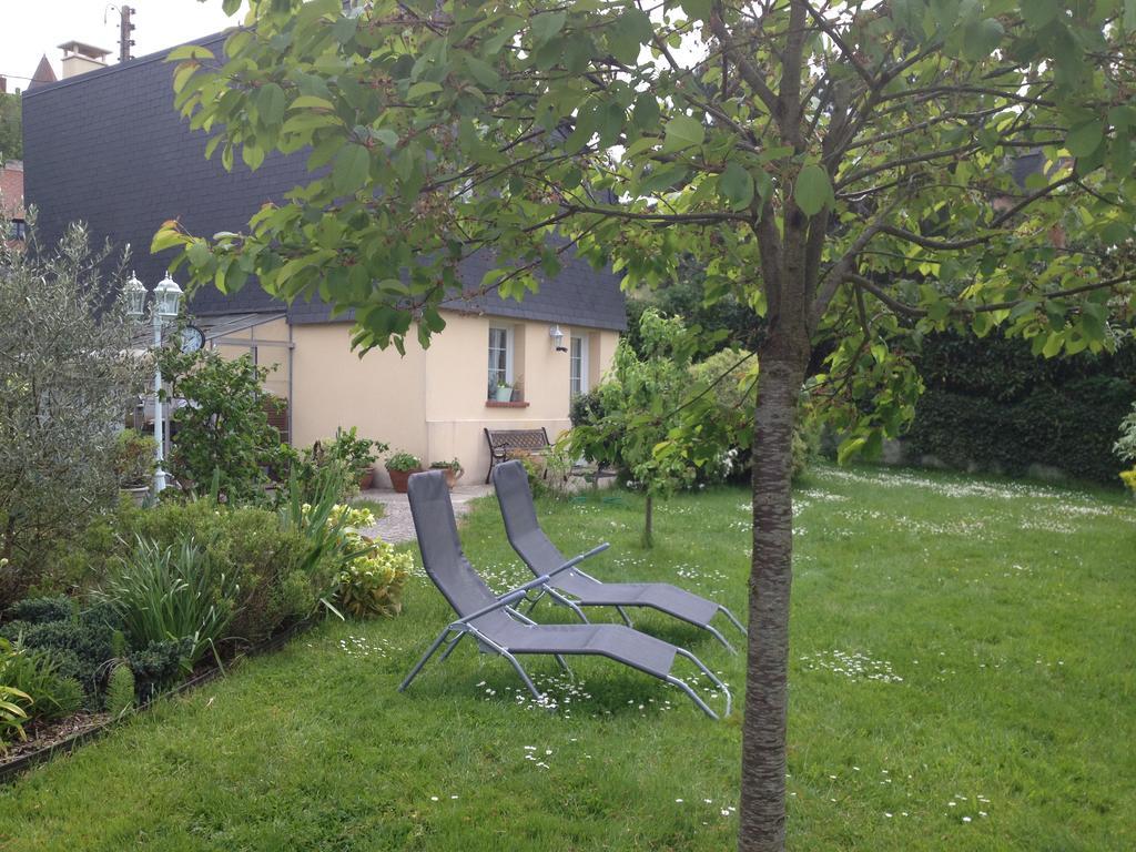 Appartements Et Gite Les Hauts De Sophia Trouville-sur-Mer Exterior photo