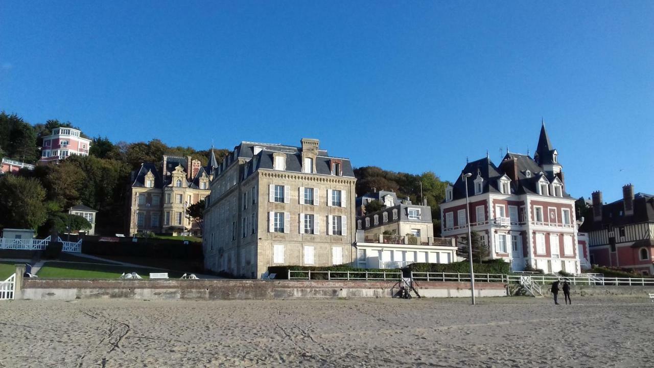 Appartements Et Gite Les Hauts De Sophia Trouville-sur-Mer Exterior photo