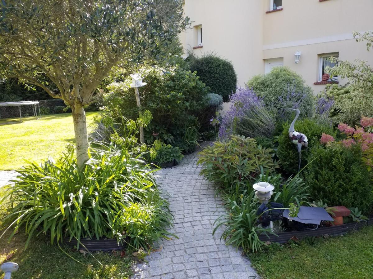 Appartements Et Gite Les Hauts De Sophia Trouville-sur-Mer Exterior photo