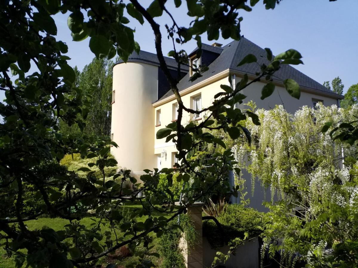 Appartements Et Gite Les Hauts De Sophia Trouville-sur-Mer Exterior photo